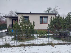 Einfamilienhaus als Bungalow - Straßenansicht